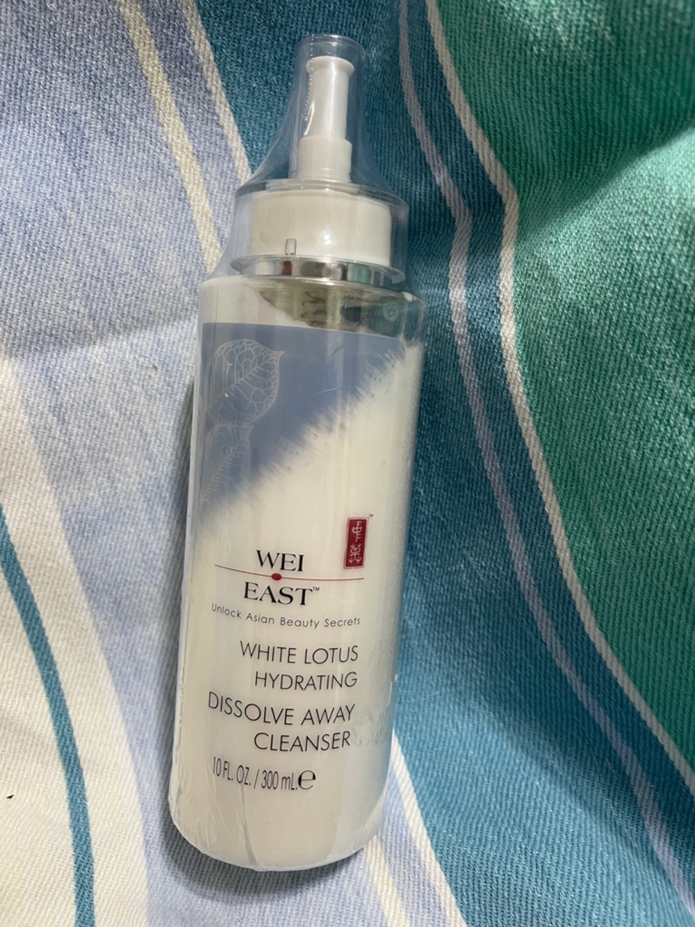 Wei East White Lotus Hydrating Dissolve Away Cleanser - White New Unopened